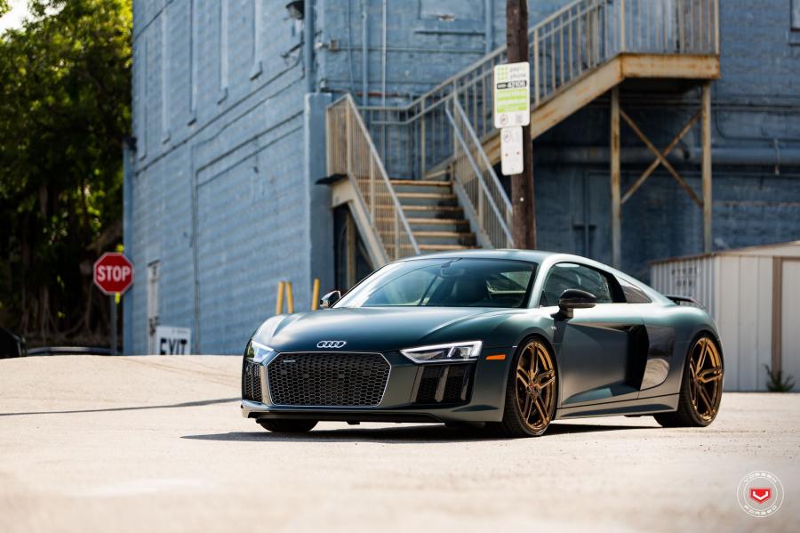  Audi R8 V10 on Vossen Wheels (HC-1) 2016 года  (фото 43 из 47)